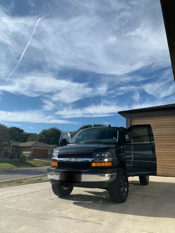 2017 chevrolet express lt