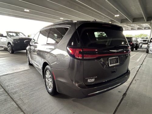 2022 chrysler pacifica touring l