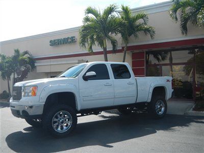 2010 gmc 2500 hd.. 6" lift and over 10,000 in add ons!!! look at the pictures!!!