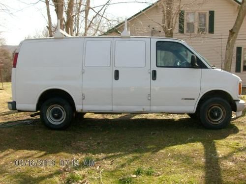 2001 chevrolet express 3500 base standard cargo van 3-door 5.7l