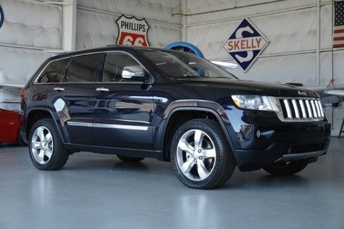 Overland-5.7l hemi v8-htd/cool seats-nav-pano roof-sat radio-1owner-clean!!