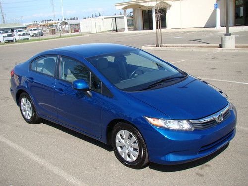 2012 honda civic lx sedan, only 1k mi, automatic, don't miss!