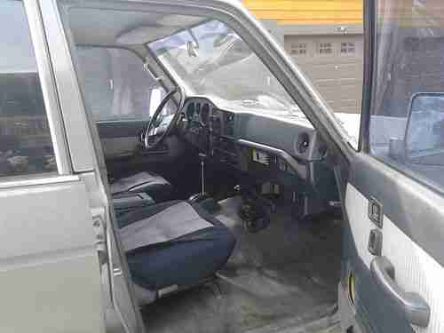 1989 Toyota Land Cruiser Base Sport Utility 4-Door 4.0L, image 3