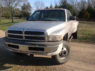 Dodge 3500 4x4 5.9 cummins 12 v