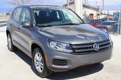 2012 volkswagen tiguan 4wd salvage repairable rebuilder only 18k miles runs!!!!