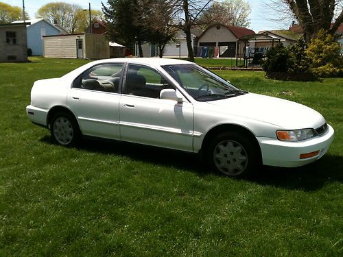 1996 honda accord 4-cyl 5-speed manual trans  very clean