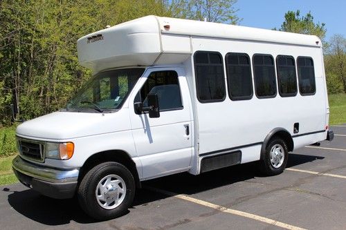 2006 ford e350 wheelchair/stretcher van