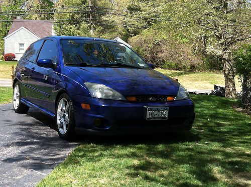 2004 ford focus svt hatchback 3-door 2.0l