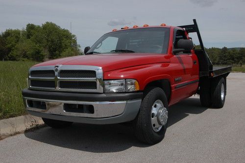 2000 dodge ram 3500 - reg cab dually w/ flatbed 5 speed diesel