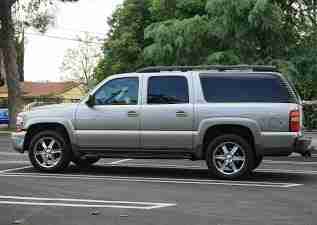 2002 Chevy Suburban Z71 4x4, image 3