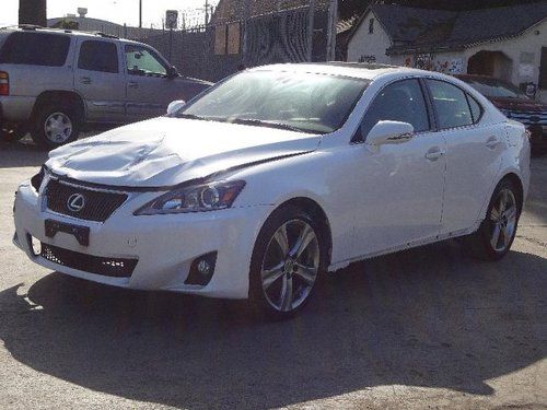 2011 lexus is 250 sdn salvage repairable rebuilder only 36k miles runs!!!