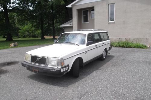 1989 volvo 240 dl 4 cyl station wagon runs, cheap no reserve