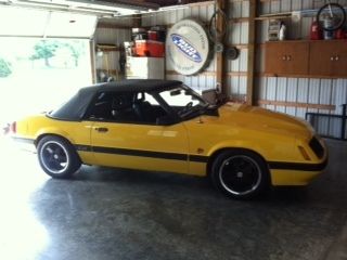 1985 mustang gt convertible