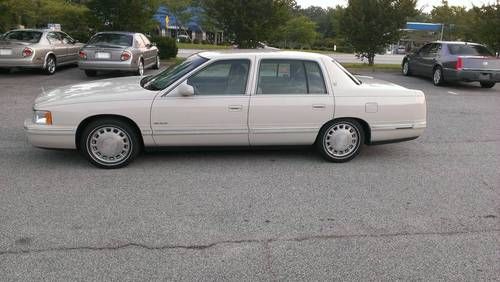 1997 cadillac deville base sedan 4-door 4.6l