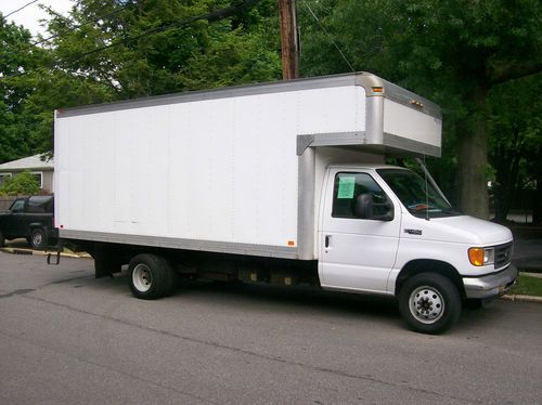 Diesel box with liftgate