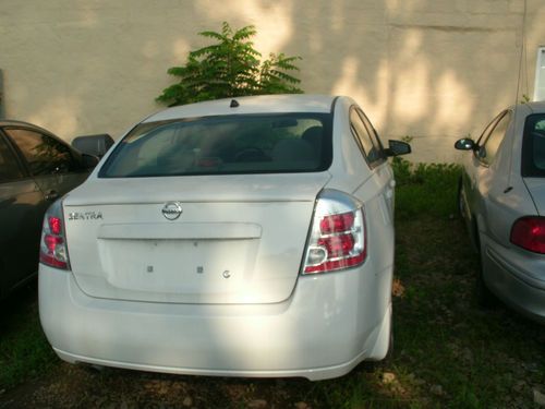 2009 nissan sentra base sedan 4-door 2.0l