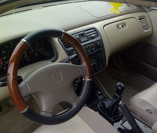 1999 Honda Accord EX Sedan 4-Door 2.3L, image 2