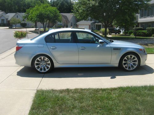 2006 bmw m5 base sedan 4-door 5.0l