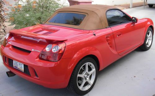 Toyota mr2 spyder low miles... last year 2005 always garaged