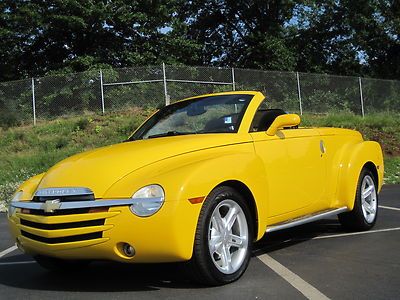 Chevrolet ssr 2004 fresh local tn trade loaded with the toys low reserve set a+