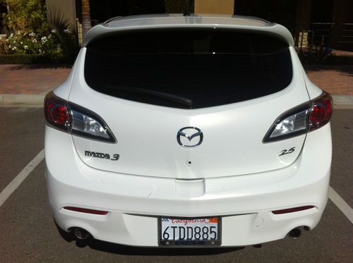 2011 mazda 3 s hatchback 4-door 2.5l pearl white