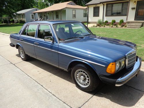 Mercedes-benz 300d turbo diesel with less than 150k miles! no reserve!!!