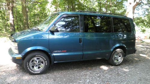 ***beautiful 2001 chevrolet astro van awd***