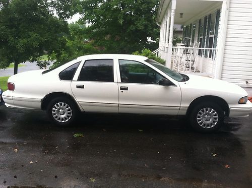 1996 chevrolet caprice classic sedan 4-door 5.7l