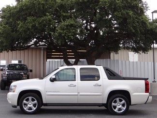 2008 white ltz 5.3l v8 4x4 power running boards dvd navigation xm sirius sunroof