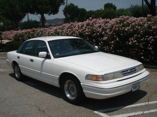 1996 ford crown victoria  low miles  california car  extra clean