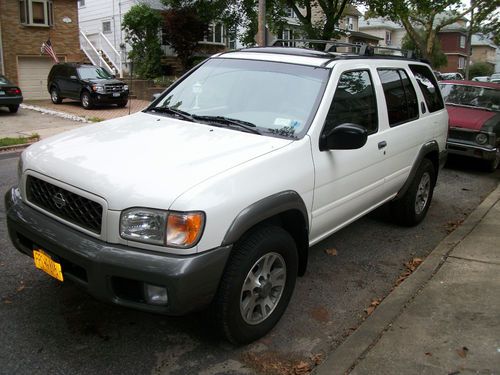 2001 nissan pathfinder repairable or parts. engine,transmission excellent