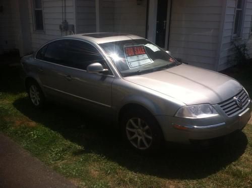 2004 volkswagen passat gls sedan 4-door 2.0l