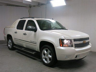 2012 chevrolet avalance ltz navigation one owner excellent condition low miles