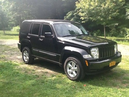 2012 jeep liberty sport sport utility 4-door 3.7l-low miles