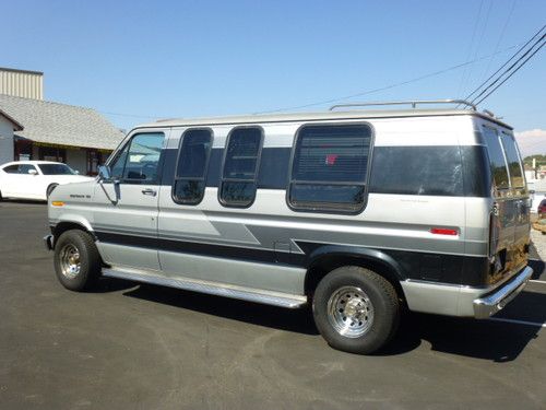 1989 ford window van e series150