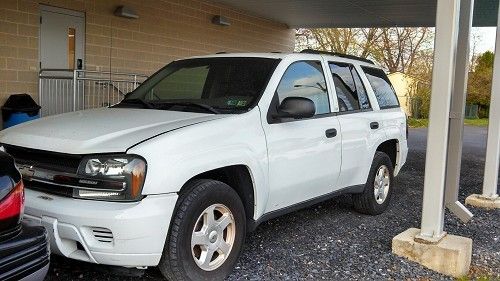 2003 chevrolet trailblazer white