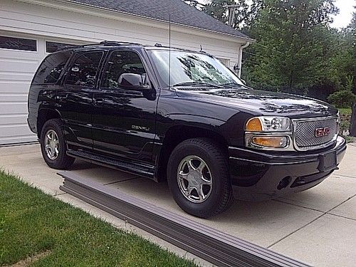 2005 gmc yukon denali sport utility 4-door 6.0l