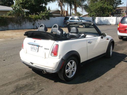 2006 Mini Cooper, NO RESERVE, image 2