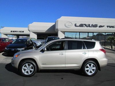 2008 gold automatic miles:67k 4-cylinder suv