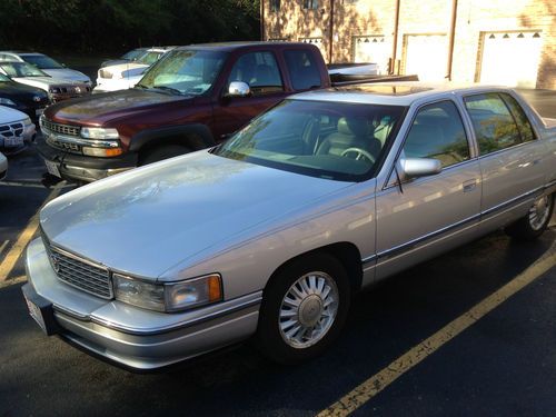 1994 cadillac deville concours sedan 4-door 4.6l