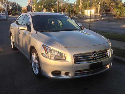 2012 nissan maxima loaded   low miles one owner warranty