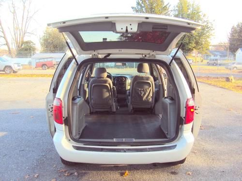 Dodge 07 caravan cargo white rare find rubber mat runs well cold ac no reserve