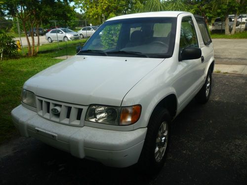 2002 Kia Sportage Base Convertible 2-Door 2.0L, image 2
