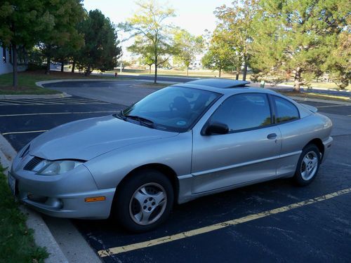 2005 pontiac sunfire base coupe 2-door 2.2l