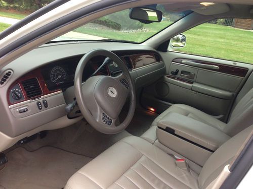 2003 Lincoln Town Car Executive Sedan 4-Door 4.6L, US $7,299.00, image 2
