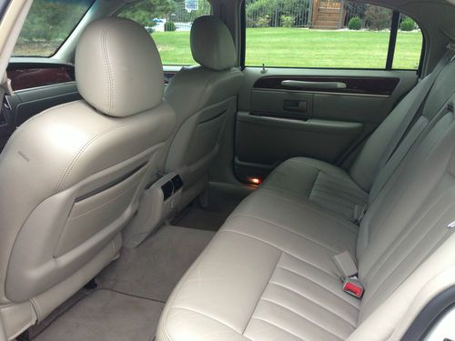 2003 Lincoln Town Car Executive Sedan 4-Door 4.6L, US $7,299.00, image 3