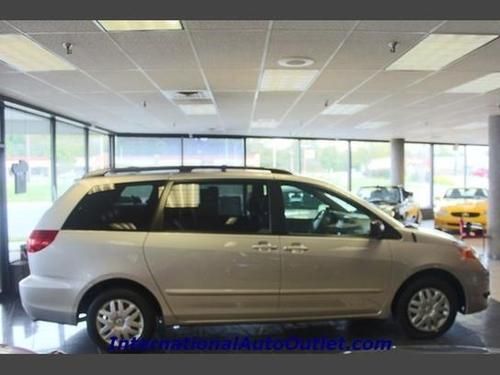 2008 toyota sienna le mini passenger van 5-door 3.5l