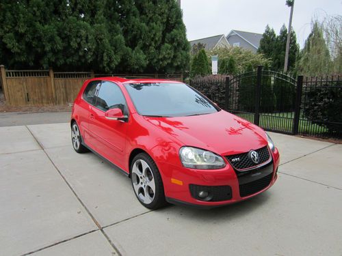 2006 volkswagen gti base hatchback,  red 2-door 2.0l turbo excellent condition