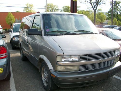 2003 chevrolet astro base extended cargo van 3-door 4.3l * low-reserve *