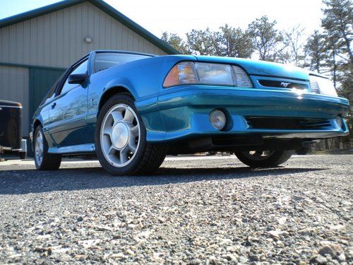 1993 ford mustang svt cobra hatchback 2-door 5.0l